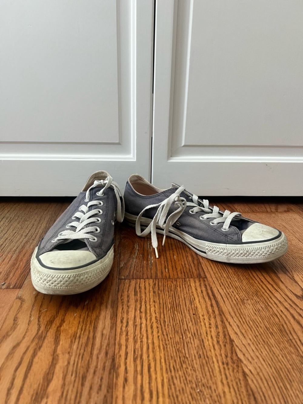 Converse Low-Top Sneakers in Blueish Gray and White